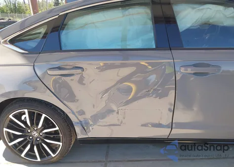 2025 Honda Accord Hybrid Touring z USA, uszkodzony, nr VIN 1HGCY2F83SA004766